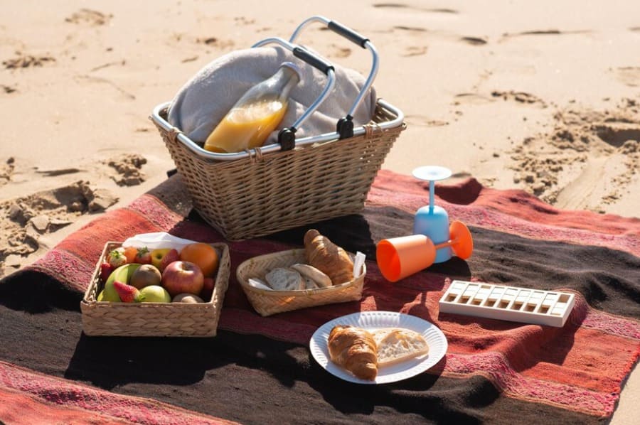 bekal piknik pantai