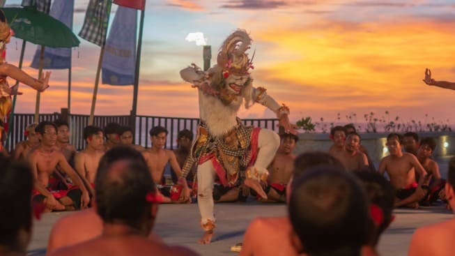 seni-tari-kecak-bali